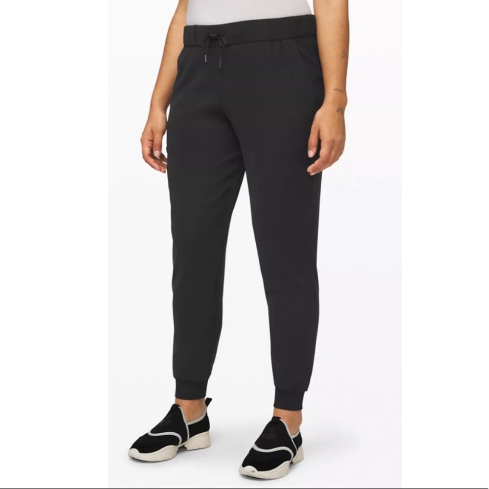 On the Fly Joggers Woven